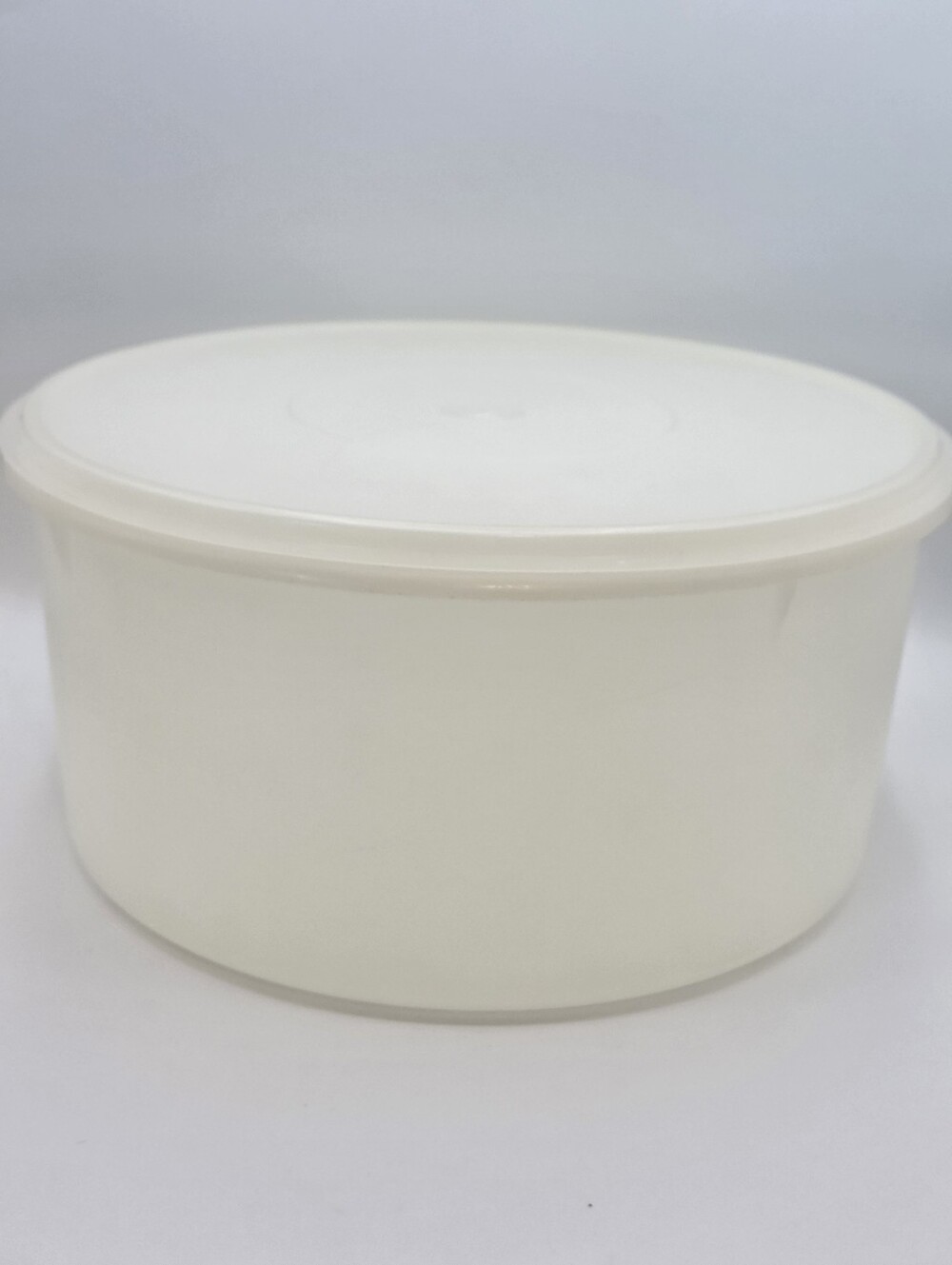 Vintage Tupperware Carry-All Round Cake and Pie Saver Container